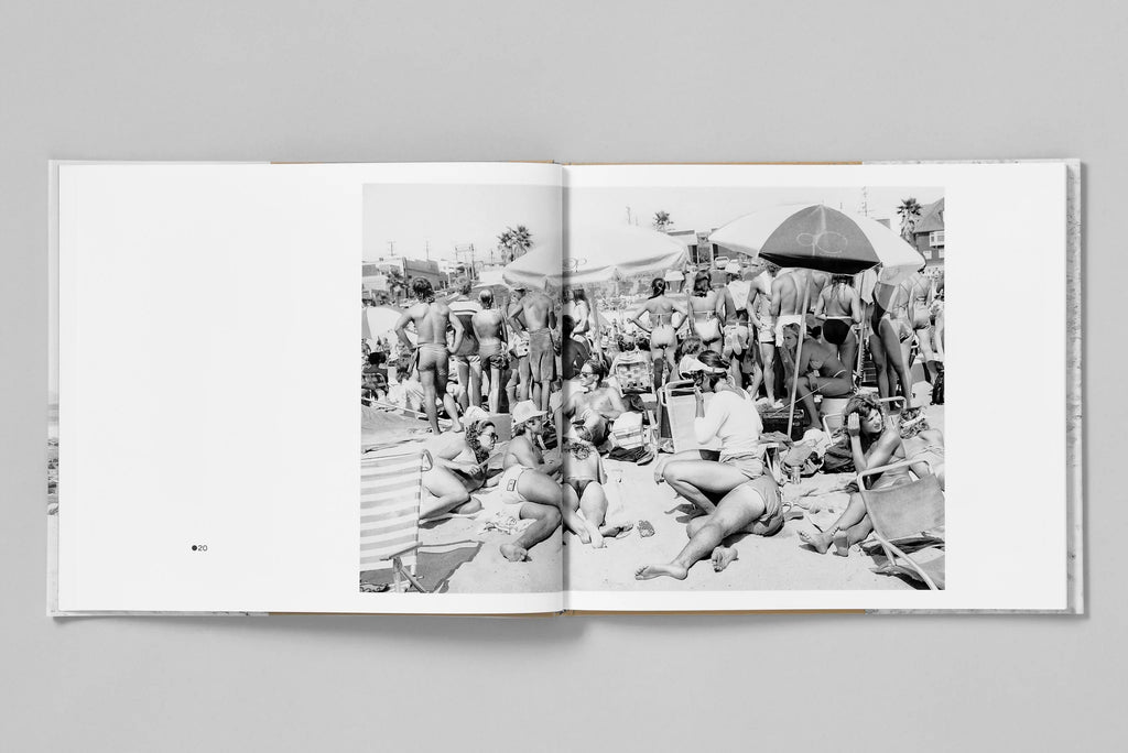 At the Beach - Tod Papageorge