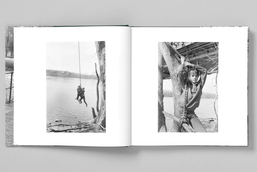 RIVERS & TOWNS - Mark Steinmetz